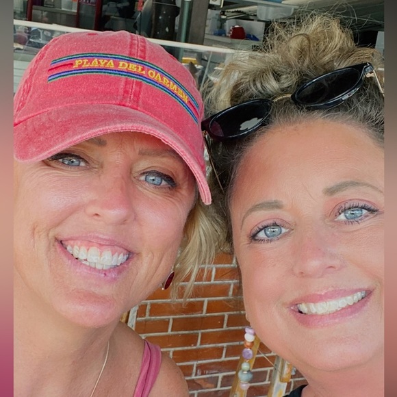 Meet your Posher, Amanda - Picture 3 of 3